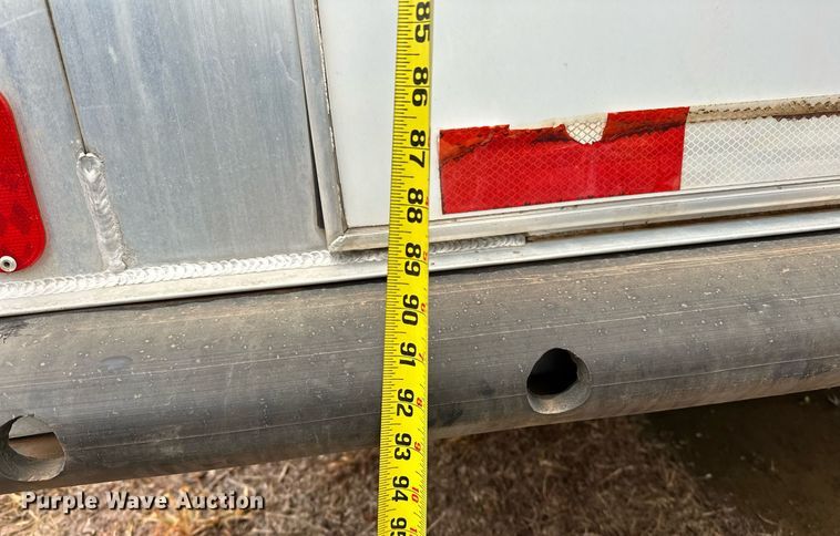 image for item LK9743 2008 4 Star Trailers horse trailer