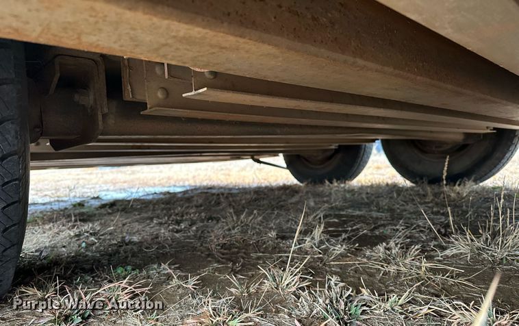 image for item LK9743 2008 4 Star Trailers horse trailer