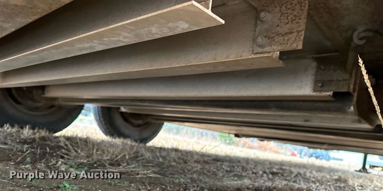 image for item LK9743 2008 4 Star Trailers horse trailer