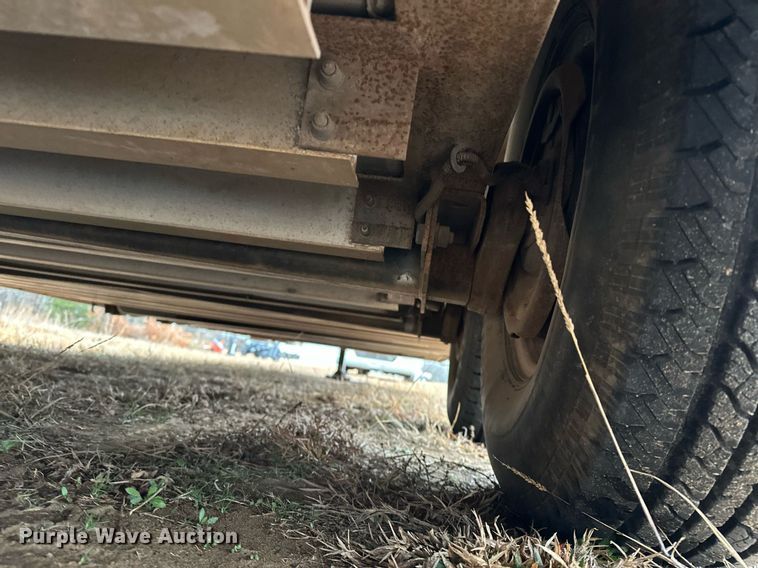 image for item LK9743 2008 4 Star Trailers horse trailer