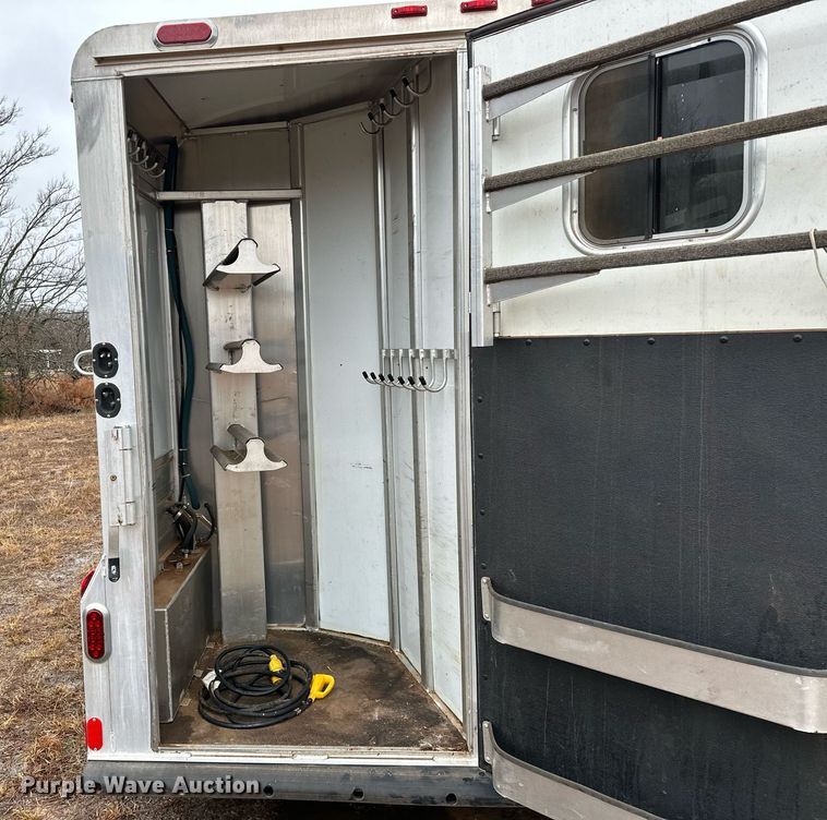 image for item LK9743 2008 4 Star Trailers horse trailer