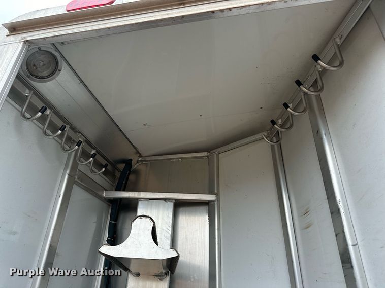 image for item LK9743 2008 4 Star Trailers horse trailer