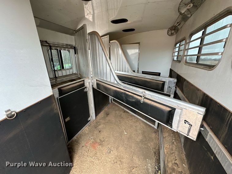 image for item LK9743 2008 4 Star Trailers horse trailer