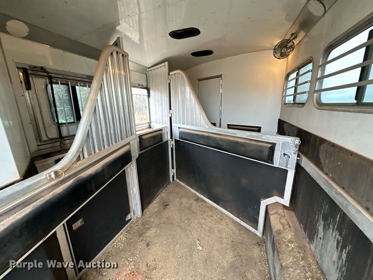 image for item LK9743 2008 4 Star Trailers horse trailer