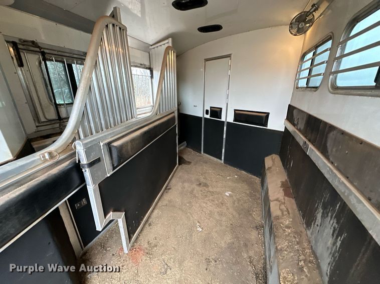 image for item LK9743 2008 4 Star Trailers horse trailer