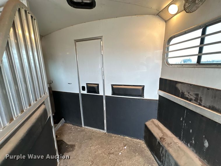 image for item LK9743 2008 4 Star Trailers horse trailer