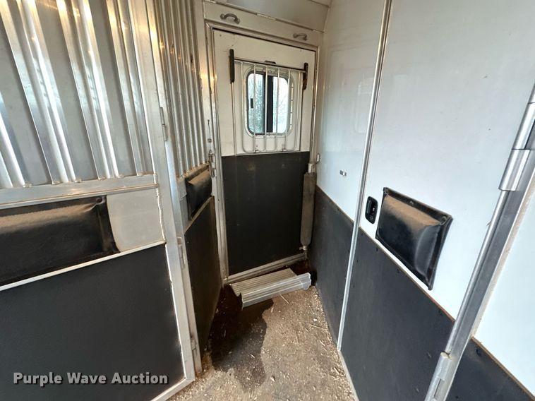 image for item LK9743 2008 4 Star Trailers horse trailer