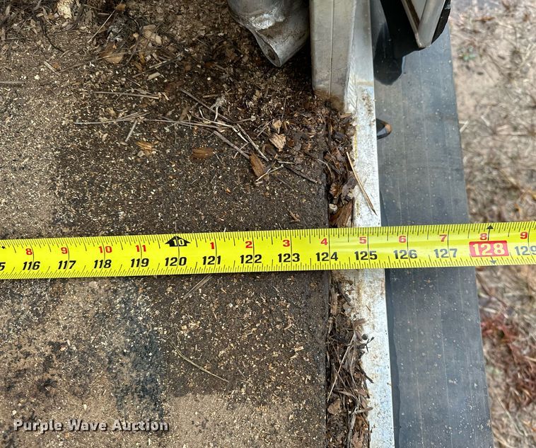 image for item LK9743 2008 4 Star Trailers horse trailer