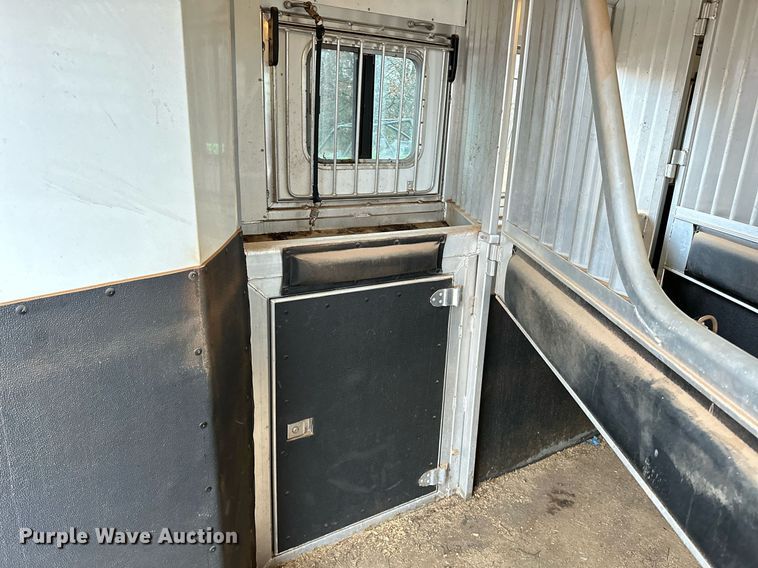 image for item LK9743 2008 4 Star Trailers horse trailer