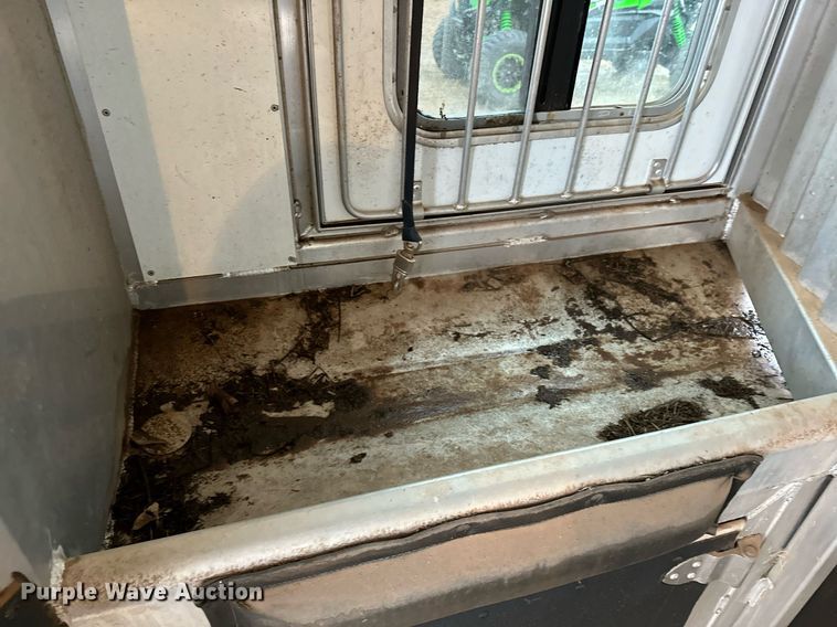 image for item LK9743 2008 4 Star Trailers horse trailer