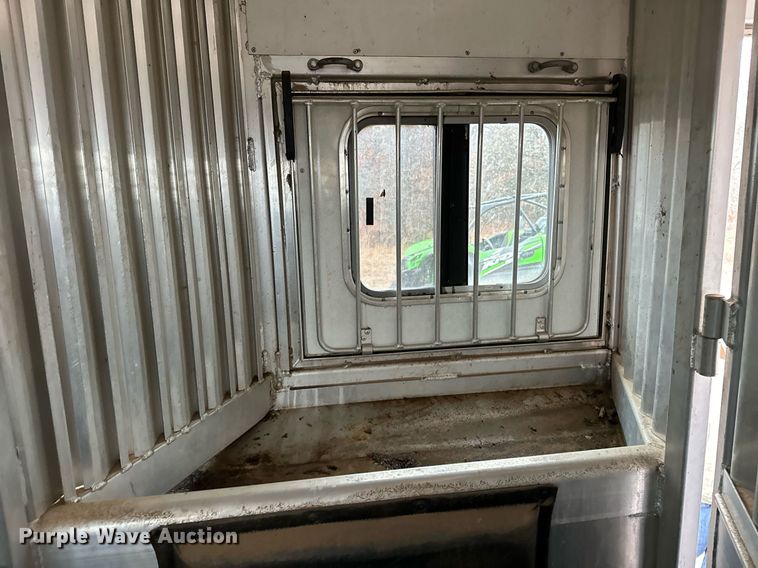 image for item LK9743 2008 4 Star Trailers horse trailer