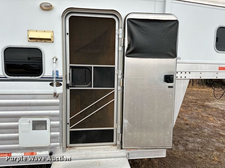 image for item LK9743 2008 4 Star Trailers horse trailer