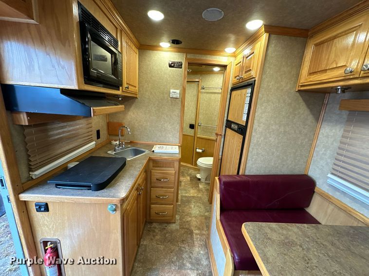 image for item LK9743 2008 4 Star Trailers horse trailer