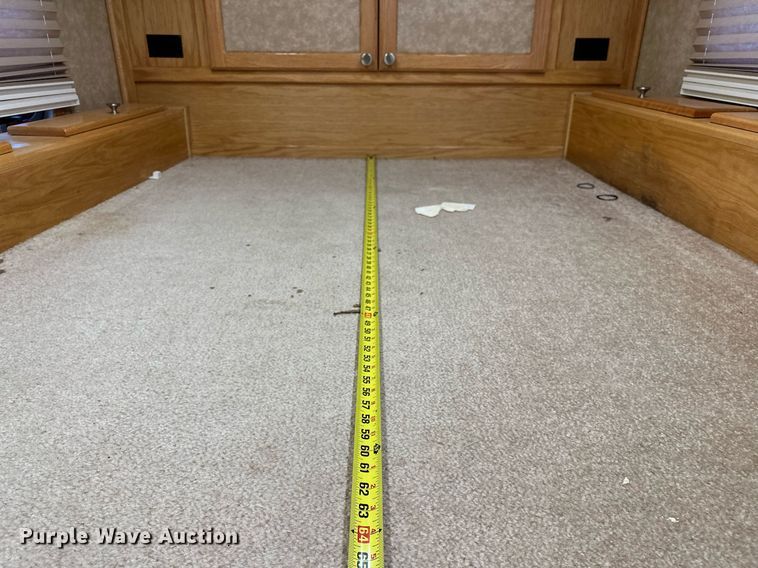 image for item LK9743 2008 4 Star Trailers horse trailer