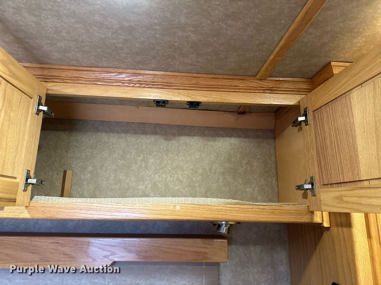 image for item LK9743 2008 4 Star Trailers horse trailer