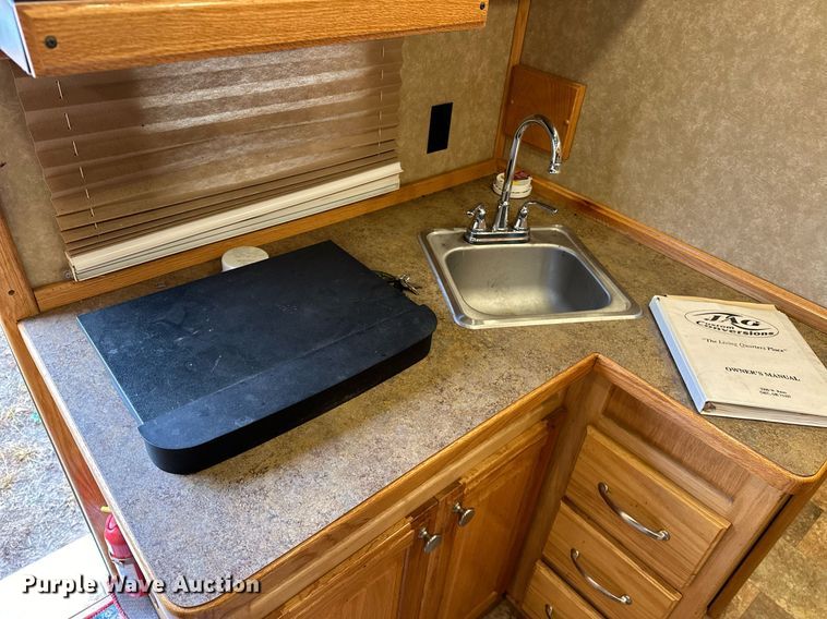 image for item LK9743 2008 4 Star Trailers horse trailer