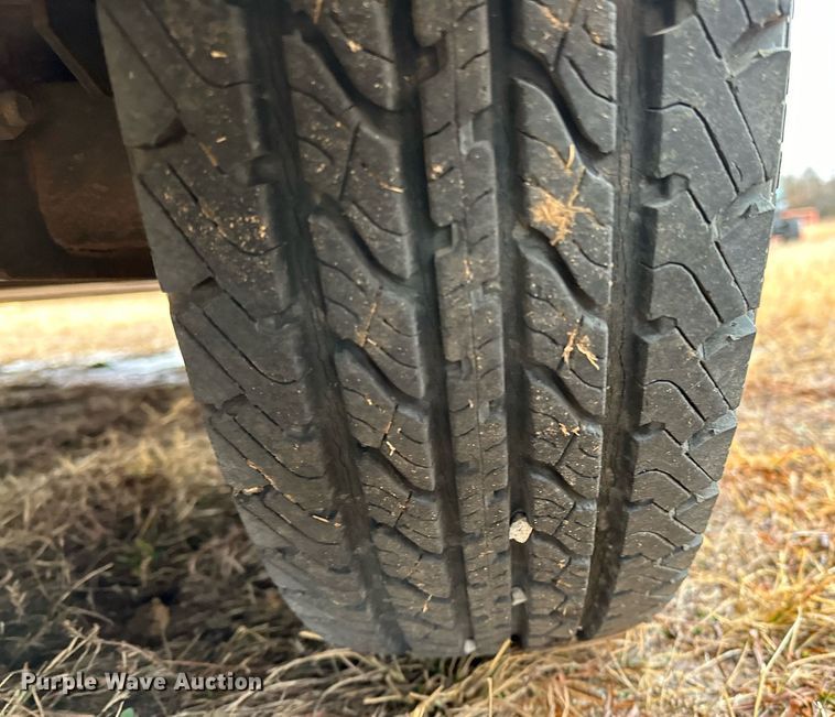 image for item LK9743 2008 4 Star Trailers horse trailer