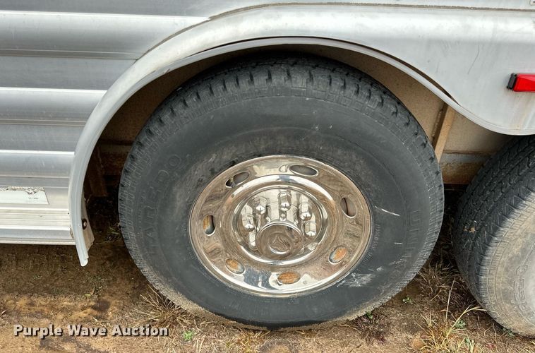 image for item LK9743 2008 4 Star Trailers horse trailer