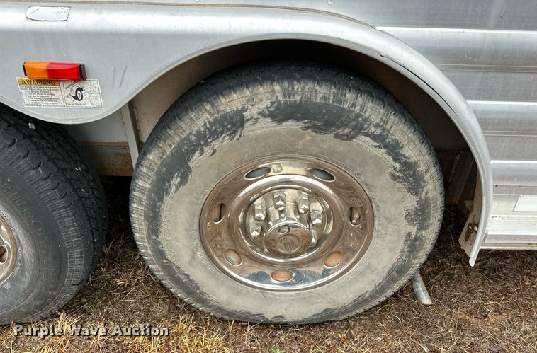 image for item LK9743 2008 4 Star Trailers horse trailer