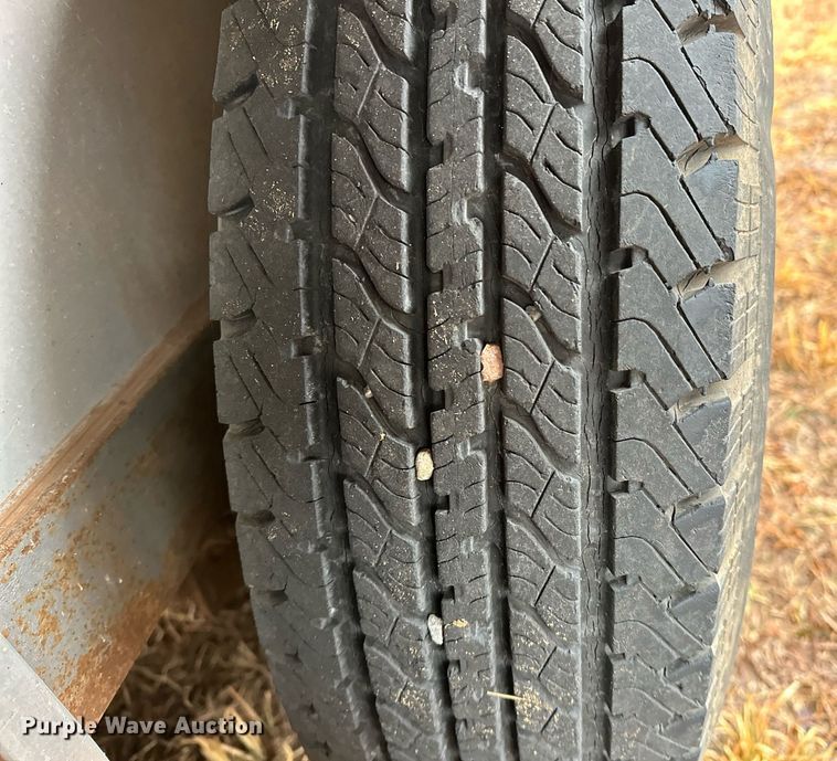 image for item LK9743 2008 4 Star Trailers horse trailer