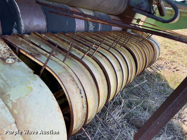 image for item LV9245 John Deere 410 round baler