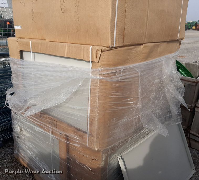 image for item LY9017 (220) metal shelves