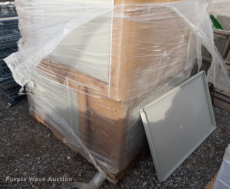 image for item LY9017 (220) metal shelves