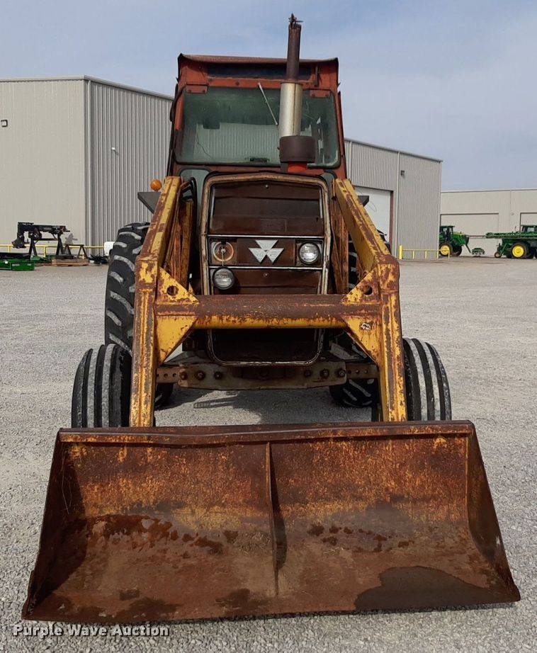 image for item LY9018 1973 Massey Ferguson 1105 tractor