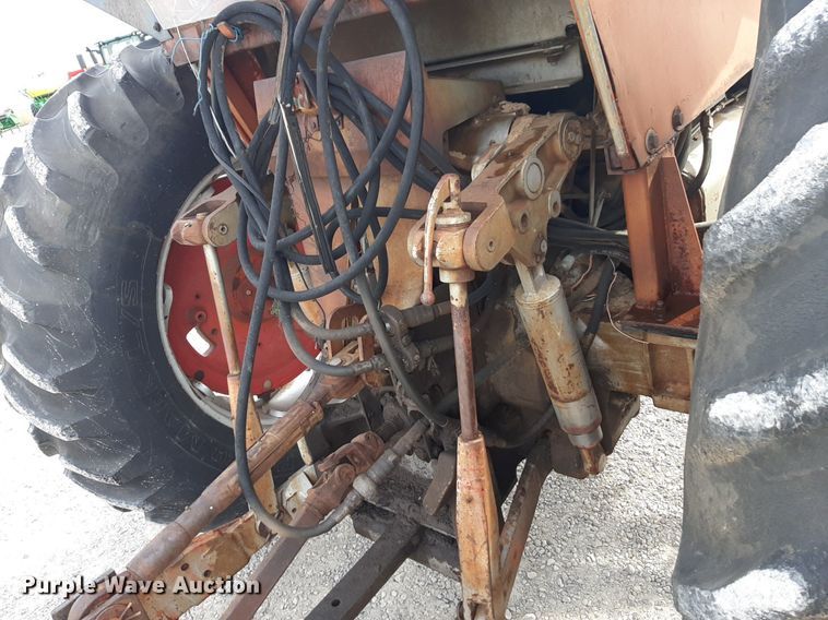 image for item LY9018 1973 Massey Ferguson 1105 tractor