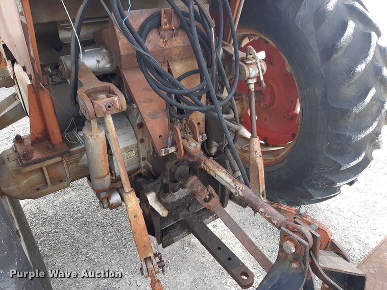 image for item LY9018 1973 Massey Ferguson 1105 tractor