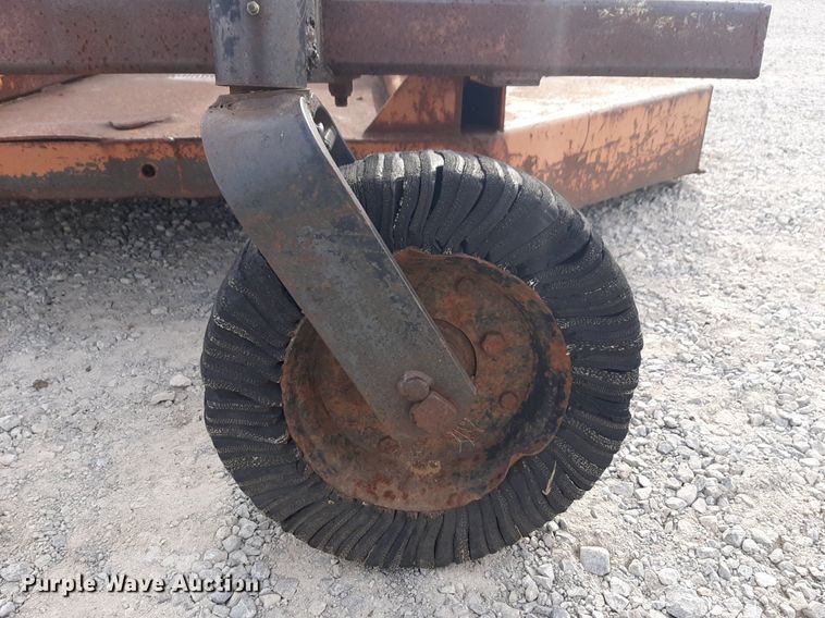 image for item LY9018 1973 Massey Ferguson 1105 tractor