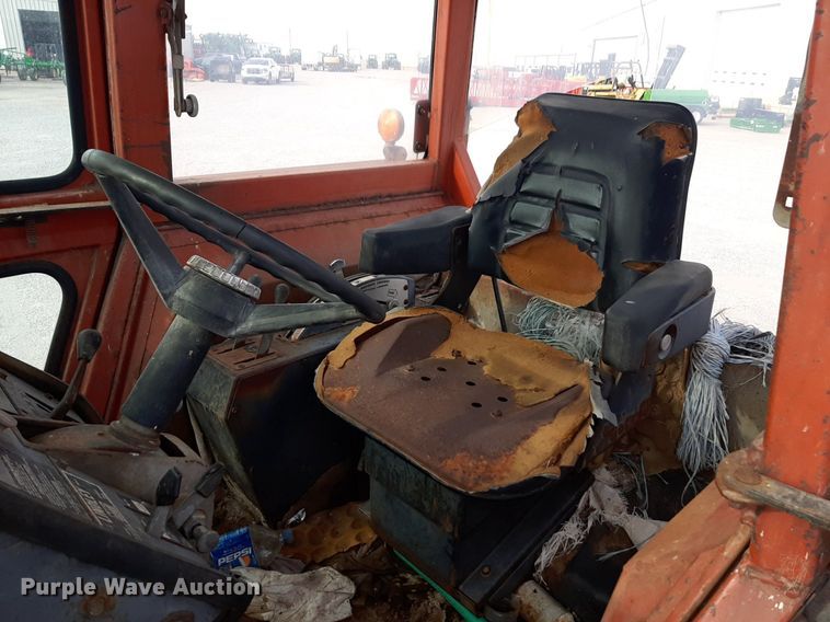 image for item LY9018 1973 Massey Ferguson 1105 tractor