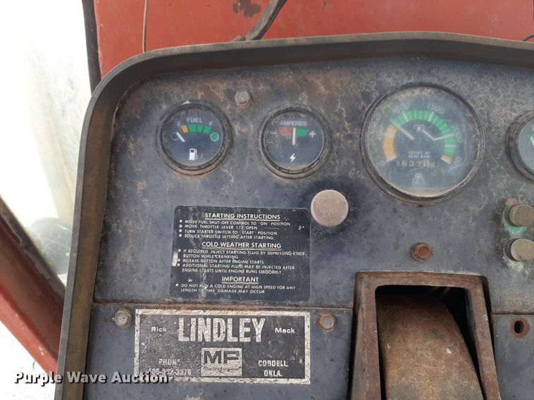 image for item LY9018 1973 Massey Ferguson 1105 tractor