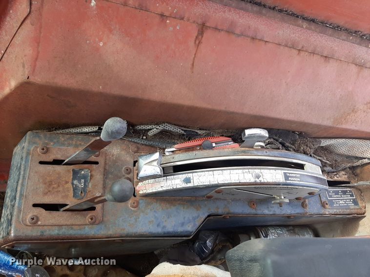 image for item LY9018 1973 Massey Ferguson 1105 tractor