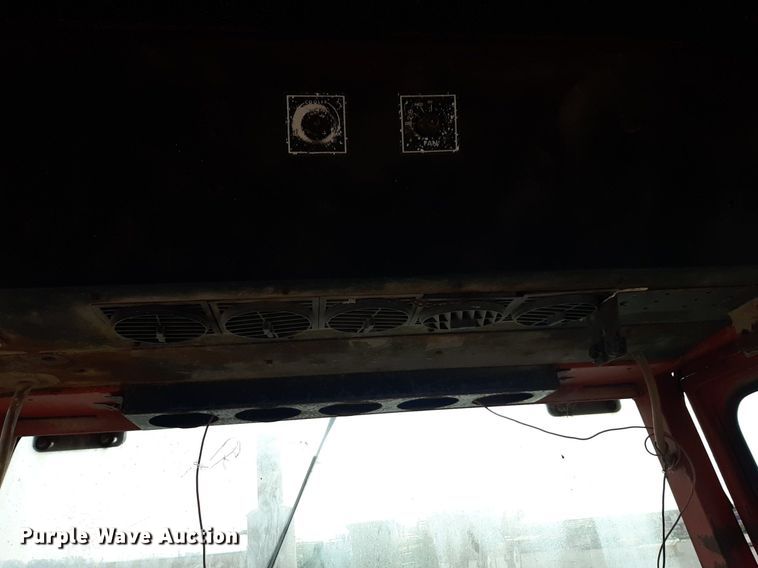 image for item LY9018 1973 Massey Ferguson 1105 tractor