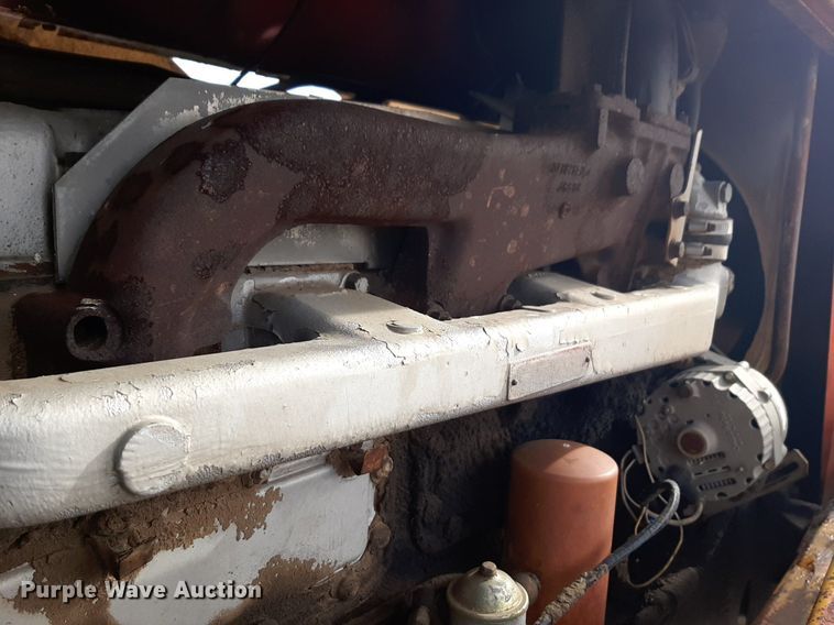 image for item LY9018 1973 Massey Ferguson 1105 tractor