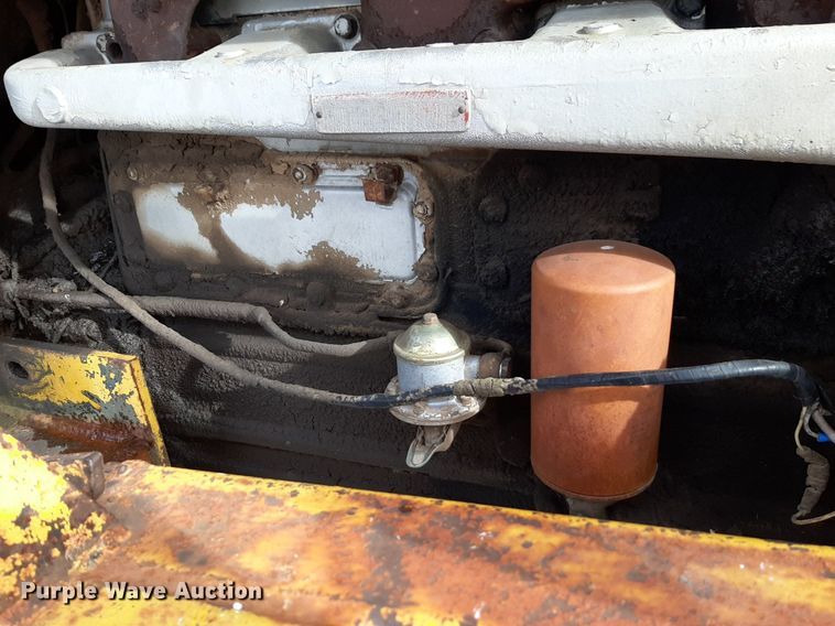 image for item LY9018 1973 Massey Ferguson 1105 tractor