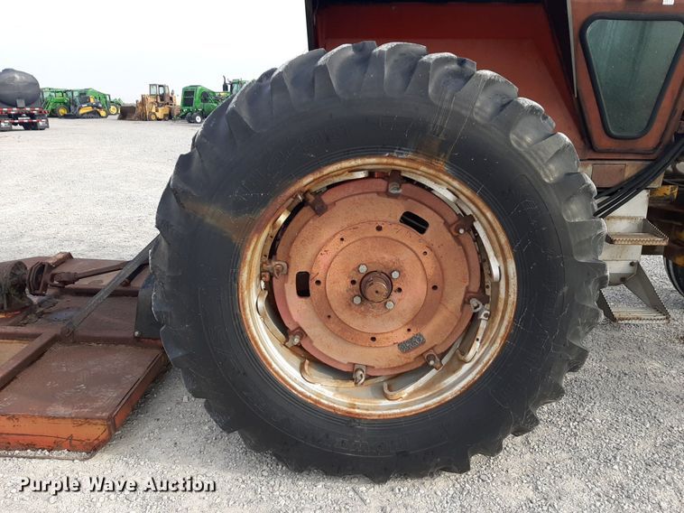 image for item LY9018 1973 Massey Ferguson 1105 tractor