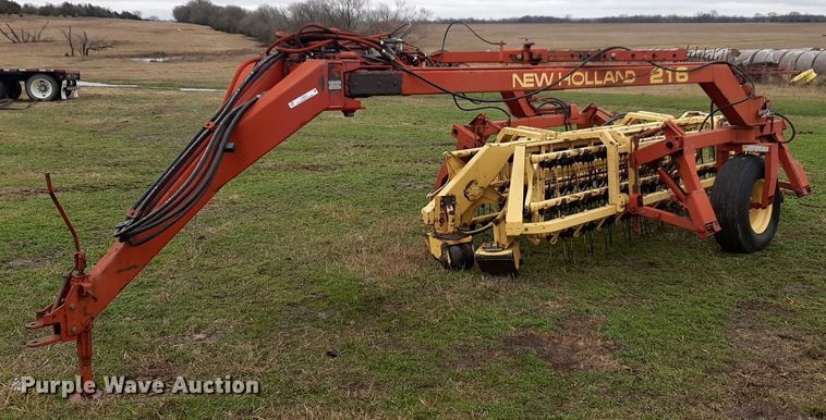 image for item LY9021 New Holland 216 hay rake
