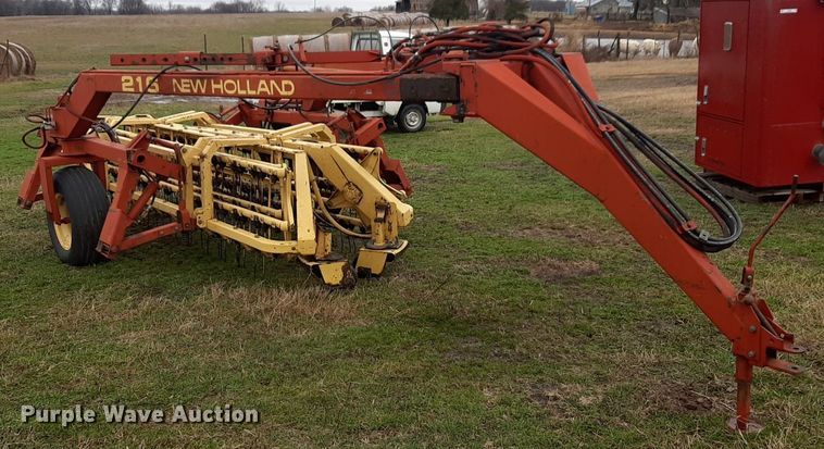 image for item LY9021 New Holland 216 hay rake
