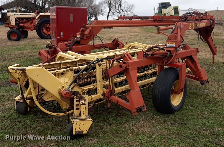image for item LY9021 New Holland 216 hay rake