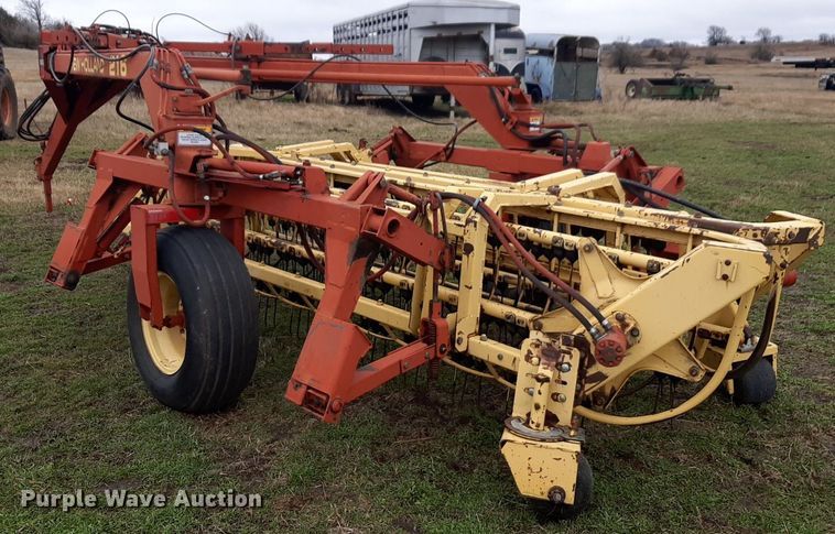 image for item LY9021 New Holland 216 hay rake