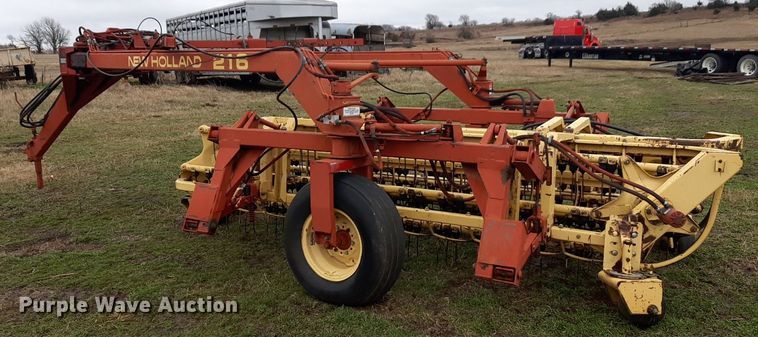 image for item LY9021 New Holland 216 hay rake