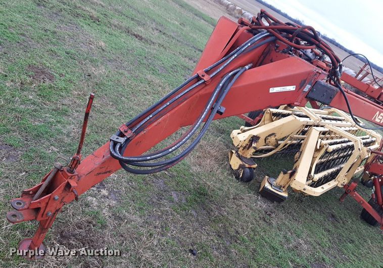 image for item LY9021 New Holland 216 hay rake