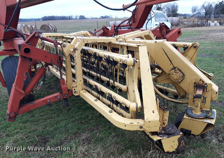 image for item LY9021 New Holland 216 hay rake