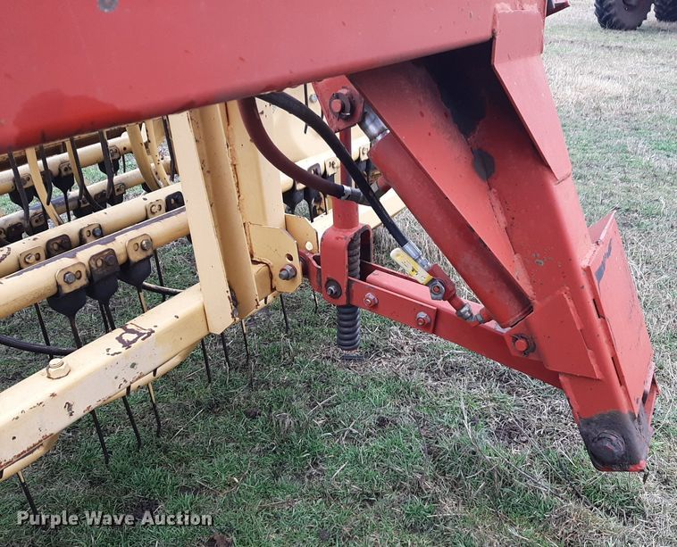 image for item LY9021 New Holland 216 hay rake