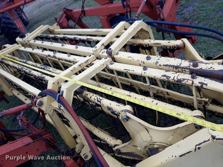 image for item LY9021 New Holland 216 hay rake