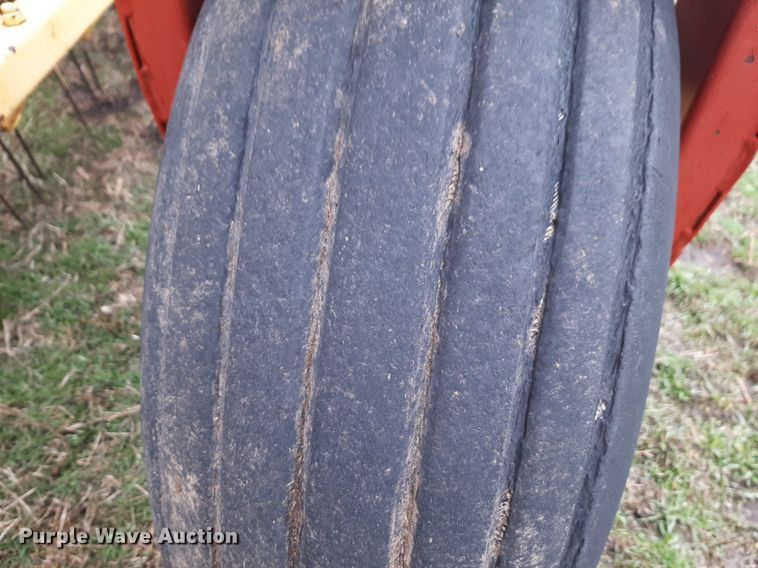 image for item LY9021 New Holland 216 hay rake