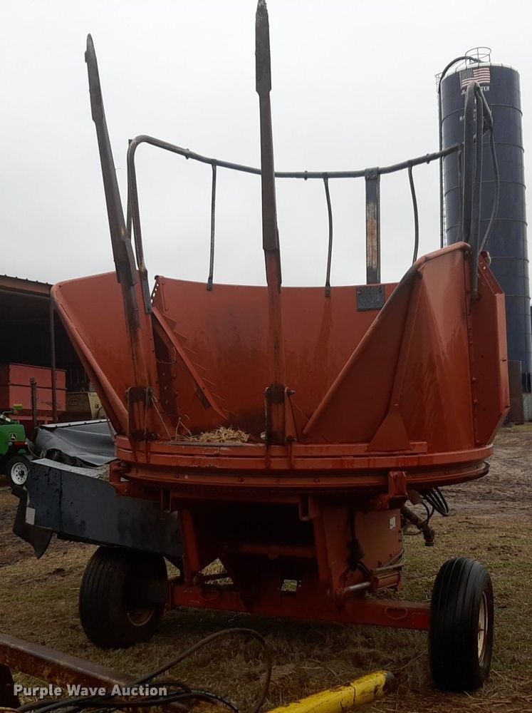 image for item LY9027 Hesston BP25 bale processor