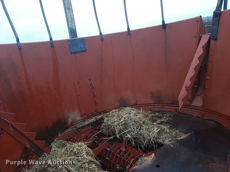 image for item LY9027 Hesston BP25 bale processor